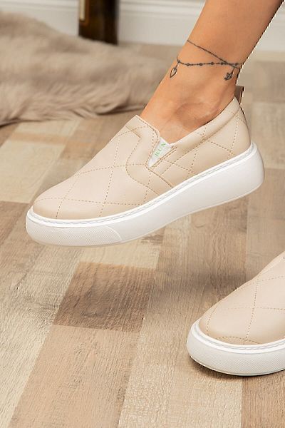 Deery Γυναικεία παπούτσια μπεζ slip-on sneaker