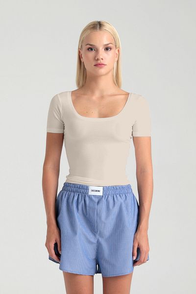 SHEISMONO Μπλούζα με κοντό μανίκι Ultra Soft Οβάλ Γιακά Μπεζ
