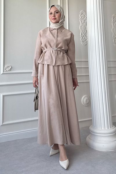 InStyle بدلة بيج مع تنورة بحزام رفيع