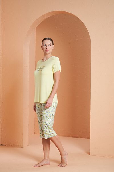 PJS Women's Yellow Patterned Capri Suit