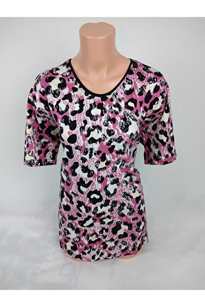 YAŞAR TRİKO تي شيرت نسائي أسود وردي بياقة على شكل حرف U وأكمام قصيرة منقوشة ب...