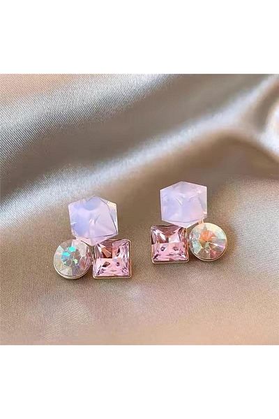 Pelin Aksesuar Pink Cube Stone Earrings