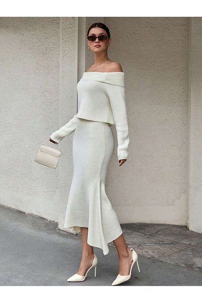 tofan Cream Off-The-Shoulder Knitted Suit