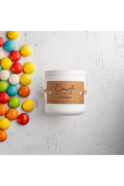 Candle Corner Lumânare parfumată lucrată manual din ceară de soia 100% naturală, aromă de gumă de mestecat, recipient ceramic, 150 g