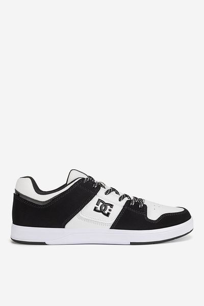 DC Shoes man sports shoes 5905588838432 White