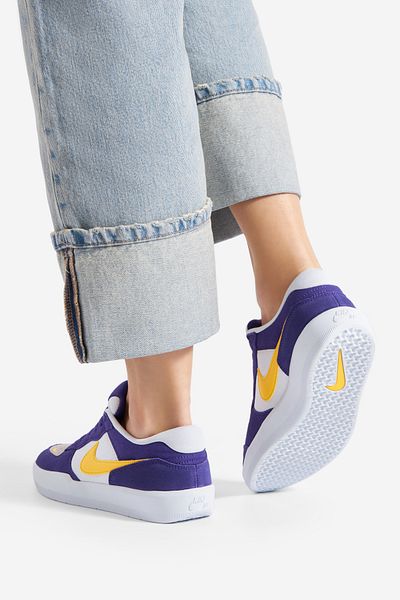 Nike woman sports shoes 2230076844712 White