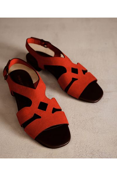 Yargıcı Leather Sandals with Cross Strap Detail