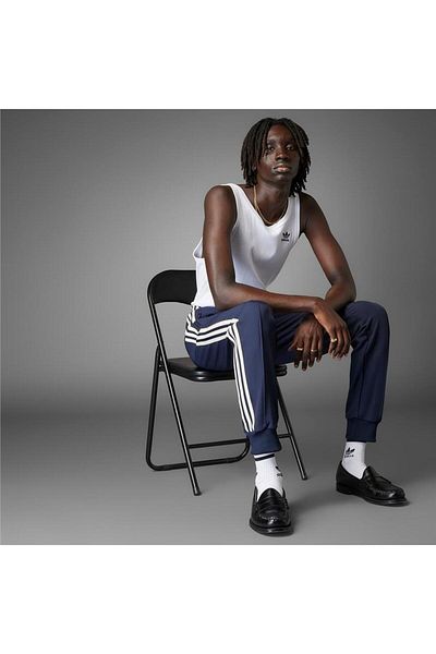 adidas Ανδρικό παντελόνι σε μπλε ναυτικό Juve Icon Tp Jf0457 Ανδρικό παντελόνι σε μπλε ναυτικό Juve Icon Tp