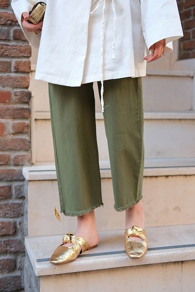 LOCCO Women's Pleated Raw Trousers Khaki Green
