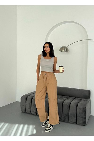 Zeo Basic Knee Pleated Camel-Brown Parachute Trousers