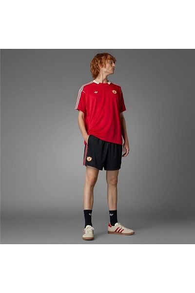 adidas Men's Black Shorts (1/2) Mufc Icon Sho Jf0356