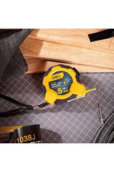 Deli DL3796Y Self Locking Measuring Tape, 5 Metre x 19 mm