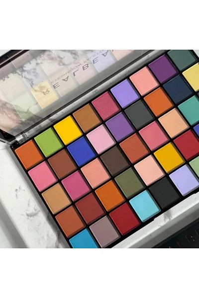 real beauty Real Beauty 45 Color Monster Matte Eyeshadow Palette 01