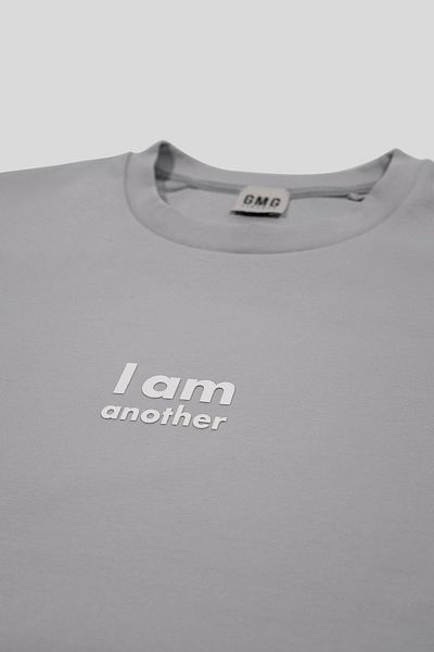 GMG FIRENZE تي شيرت رجالي أساسي مطبوع عليه I AM ANOTHER
