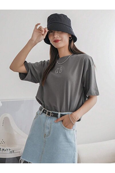 EYAX MODA تي شيرت نسائي ذو قصة مريحة وياقة دائرية مطبوع عليه طيور البطريق الص...