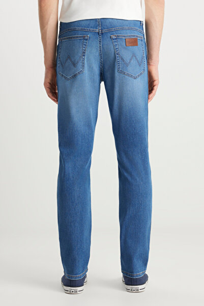 WRANGLER Техаські прямі джинси з прямою посадкою, прямими штанинами та темно-синім кольором, виготовлені з еластичної бавовняної тканини.