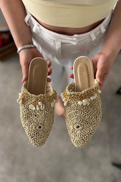 SHOEBELLAS Clon Straw Knitted Women's Slippers with Seashell Detail