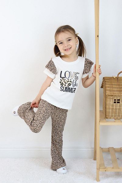 Çocuksan Baby&Kids Wear بدلة صيفية بتفاصيل جلد الفهد للفتيات - تي شيرت بأكمام قصيرة وبنطلون واسع