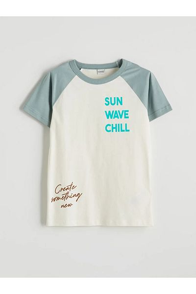 LC Waikiki Lcw Kids Ecru Crew Neck Boys T-Shirt and Shorts