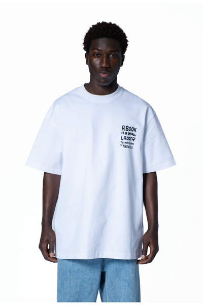 Dracaena cinnabari تيشيرت اوفرسايز اسود بطباعة من الخلف