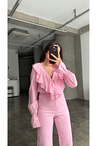 boutiquemery Pembe Kolu Lastikli Fırfır Detaylı Gömlek