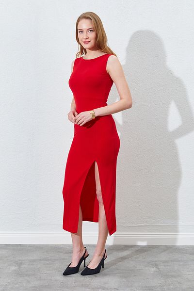 EDITION WOMAN Front Slit and Back V-Strapped Dress - Red |   28-1690