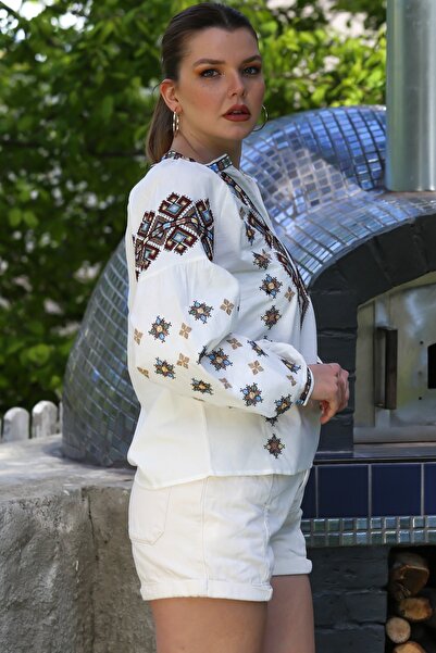 Chiccy Ecru Judge Collar Balloon Sleeve Embroidered Casual Woven Blouse 62 52