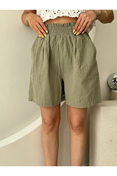 Bliss Dale شورت بقصة مريحة مع تفاصيل حزام