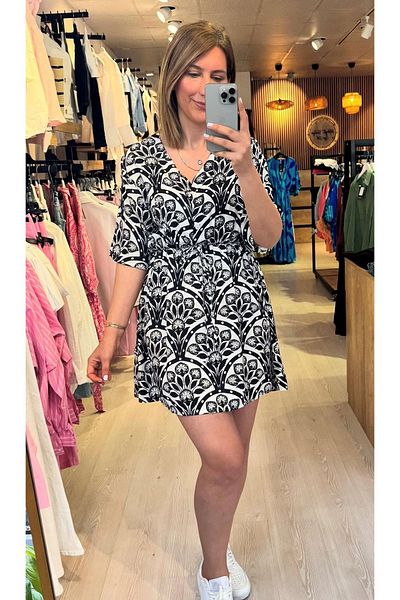 sharin Women's Summer V-Neck Waist Drawstring Black and White Woven Dress 2E-2329