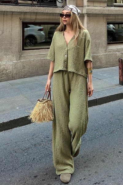 Swist Khaki Polo Neck Crop Pants Women's Wrinkled Bottom Top Set