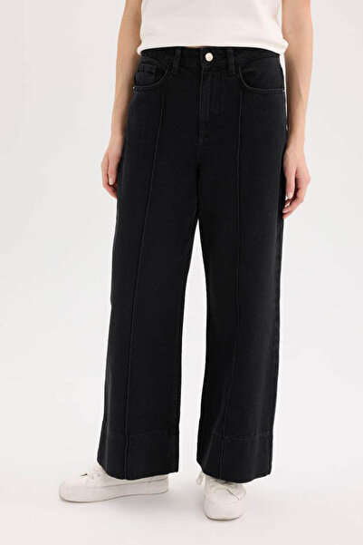 DeFacto Kısa Geniş Paça Yüksek Bel Crop Jean Yıkamalı Pantolon E3872AX25SP