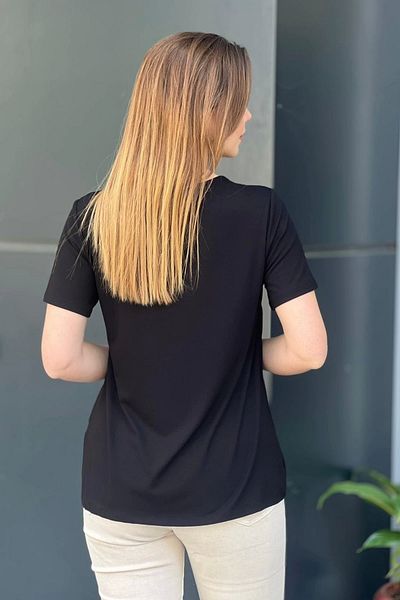 Bİ.GİYSEN Women's Black Large Size V-Neck Collar Lycra Short Sleeve Blouse with Metal Accessories