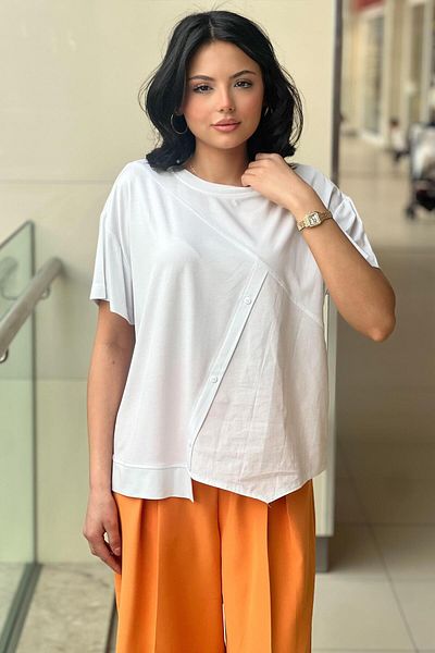 On Fashion Blouse with Bias Buttons on the Front