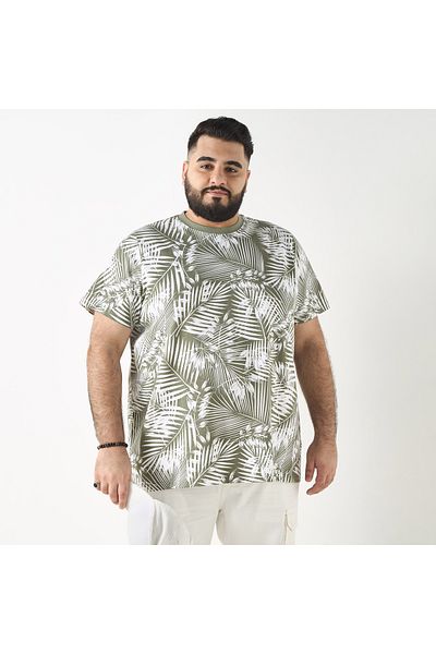 FAV Plus Size All-Over Leaf Print T-shirt with Crew Neck and Short Sleeves