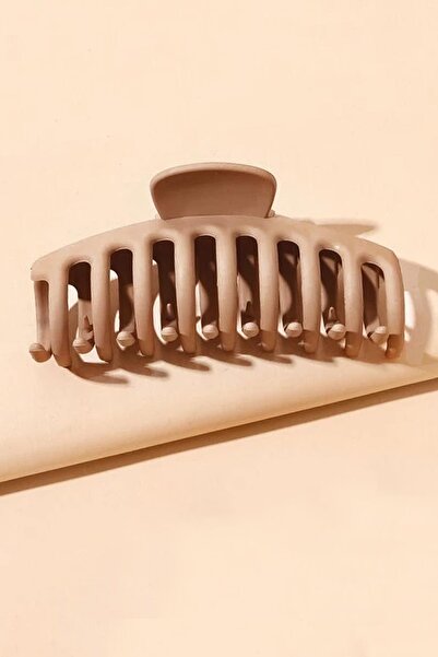 New Obsessions Trend Large Latch Buckle