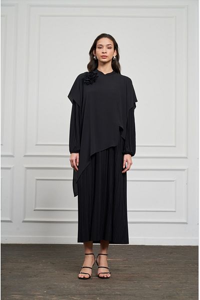 Nuss 2050 Rochie cu detalii din tul