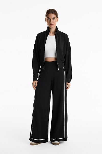 Oysho Contrast pleated trousers with soft-touch modal