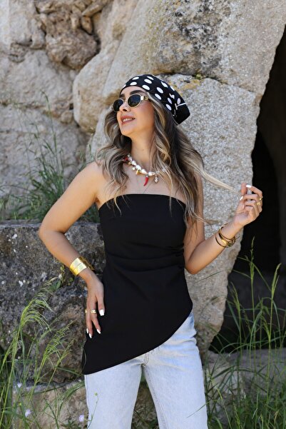 bytugcekaya Чорна асиметрична блуза без бретелей з деталями