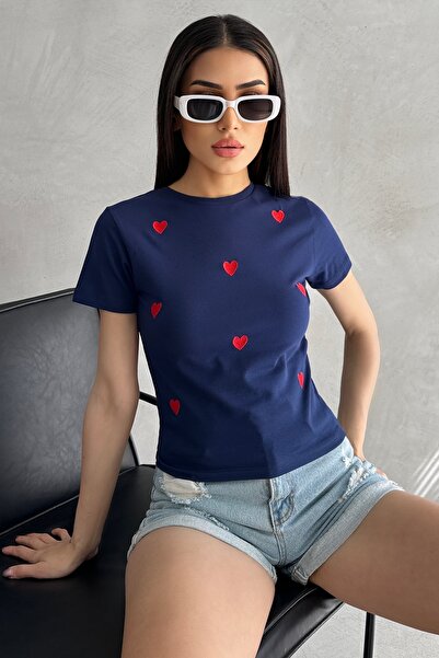 BAİA COLLECTION Жіноча футболка з синім серцем і велосипедним коміром