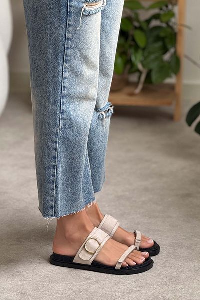 NİŞANTAŞI SHOES Papuci de damă cu talpă plată cu velcro, cu cataramă din piele intoarsa bej