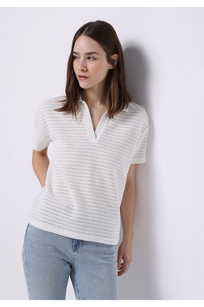 Colin's Tricou alb cu mânecă scurtă pentru femei, cu gât polo, jacquard