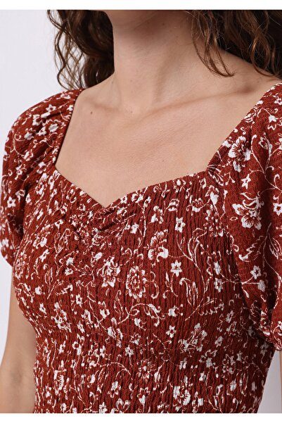 Colin's εφαρμοστό Γυναικείο μπλουζάκι με λαιμόκοψη σε σχήμα V με τύπωμα καφέ καρπούζι