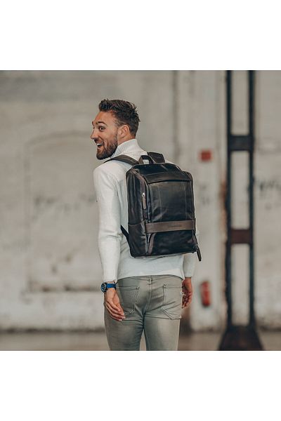 The Chesterfield Brand The Chesterfield Brand 15.4 inch laptop backpack, leather, Rich model