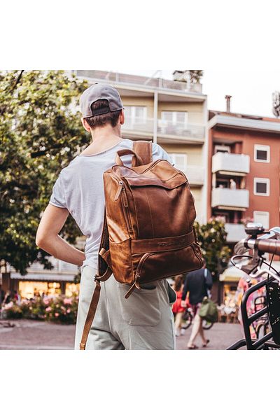 The Chesterfield Brand The Chesterfield Brand 15.4 inch laptop backpack, leather, Rich model