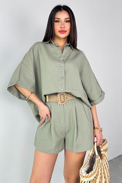 Cappmoda TKM-51036 طقم شورت قميص أخضر وحزام من القش مكون من قطعتين