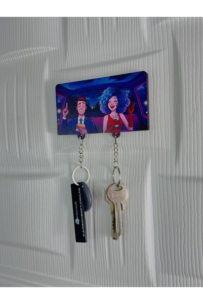 karbonsoft Fun Dancing Couple Themed Wooden Keychain – Wall Keychain with Car Scene Design