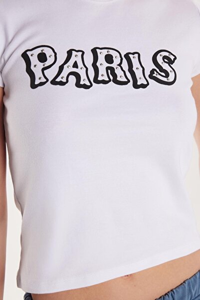 Tudors Γυναικείο μπλουζάκι Relax Fit Χαλαρή κοπή με κοντό μανίκι με λαιμόκοψη με στάμπα λευκό