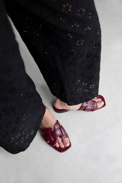STRASWANS Huxx Women's Single Strap Daily Shiny Leather Slippers Claret Red
