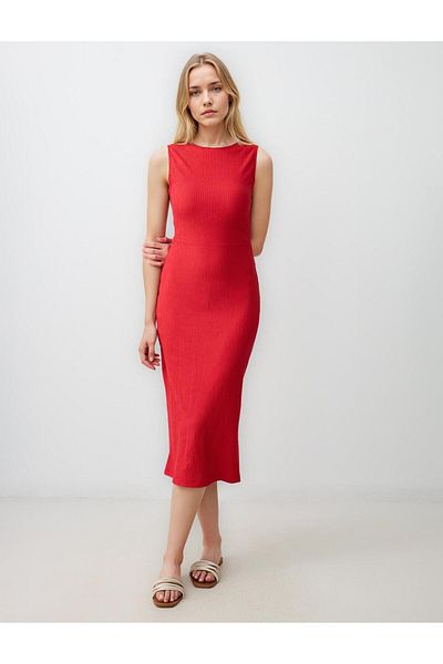 Jimmy Key Red Straight Cut Boat Neck Sleeveless Midi Knitted Dress