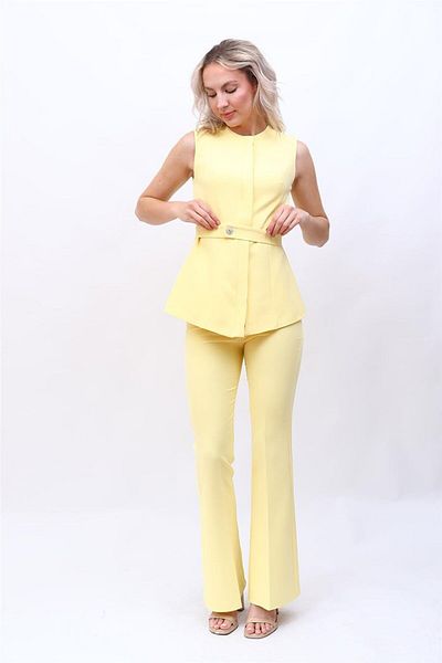 ÖNDER ÖZSOY Crew Neck Belt Vest & Flared Trousers-Yellow